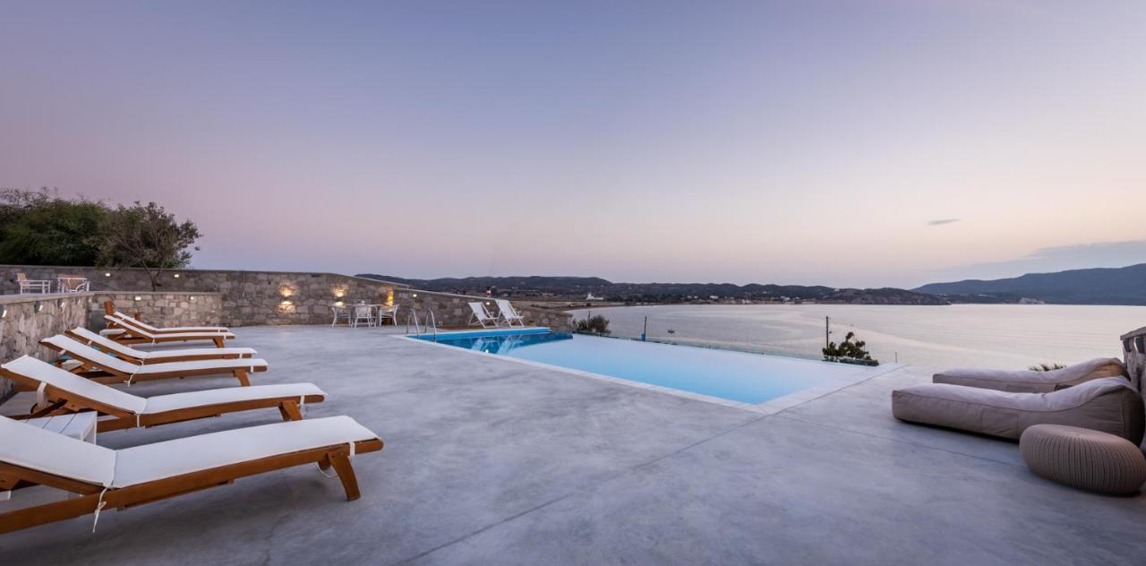Anemi Suites Adamantas  Exterior photo