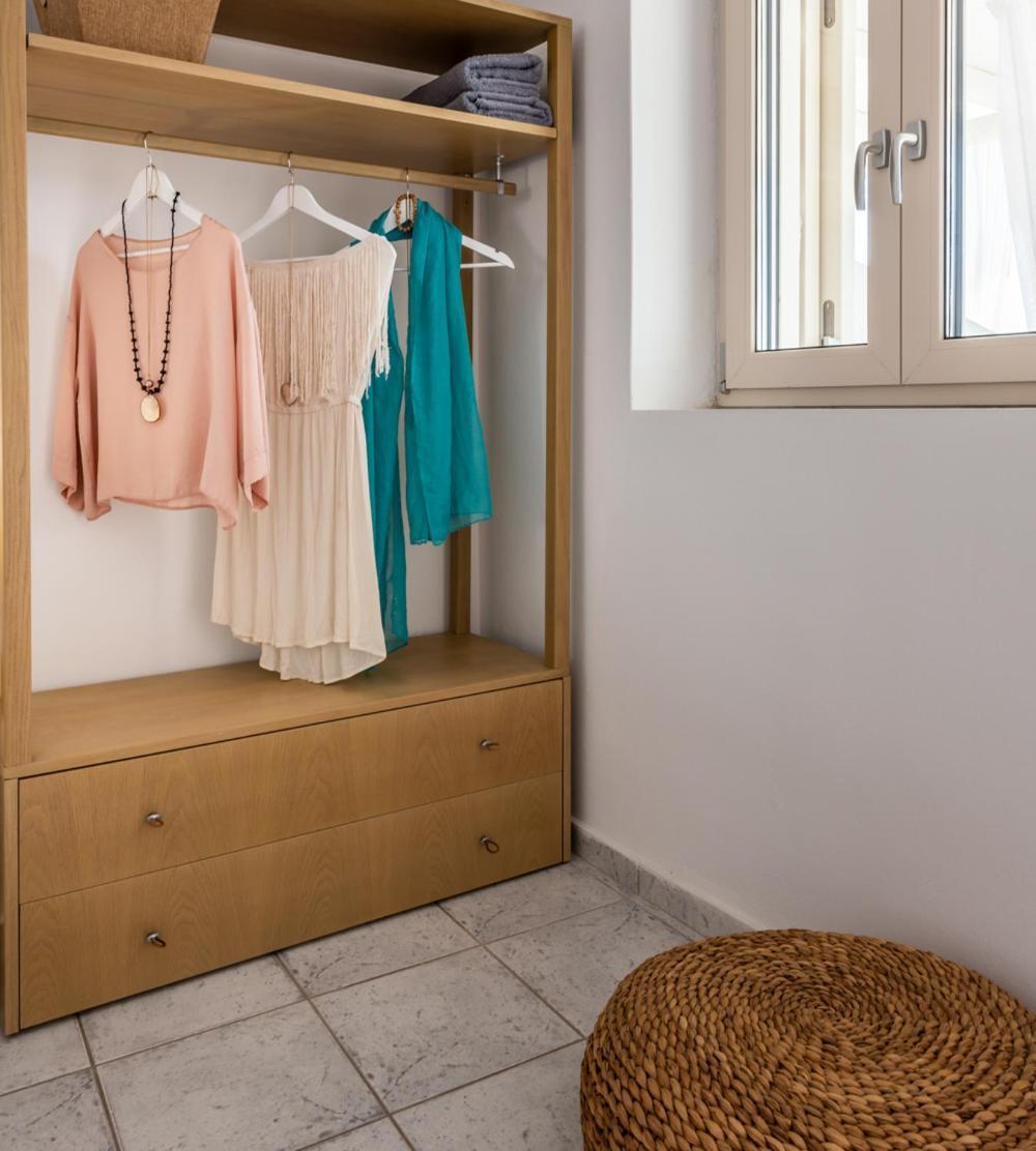 Anemi Suites Adamantas  Room photo